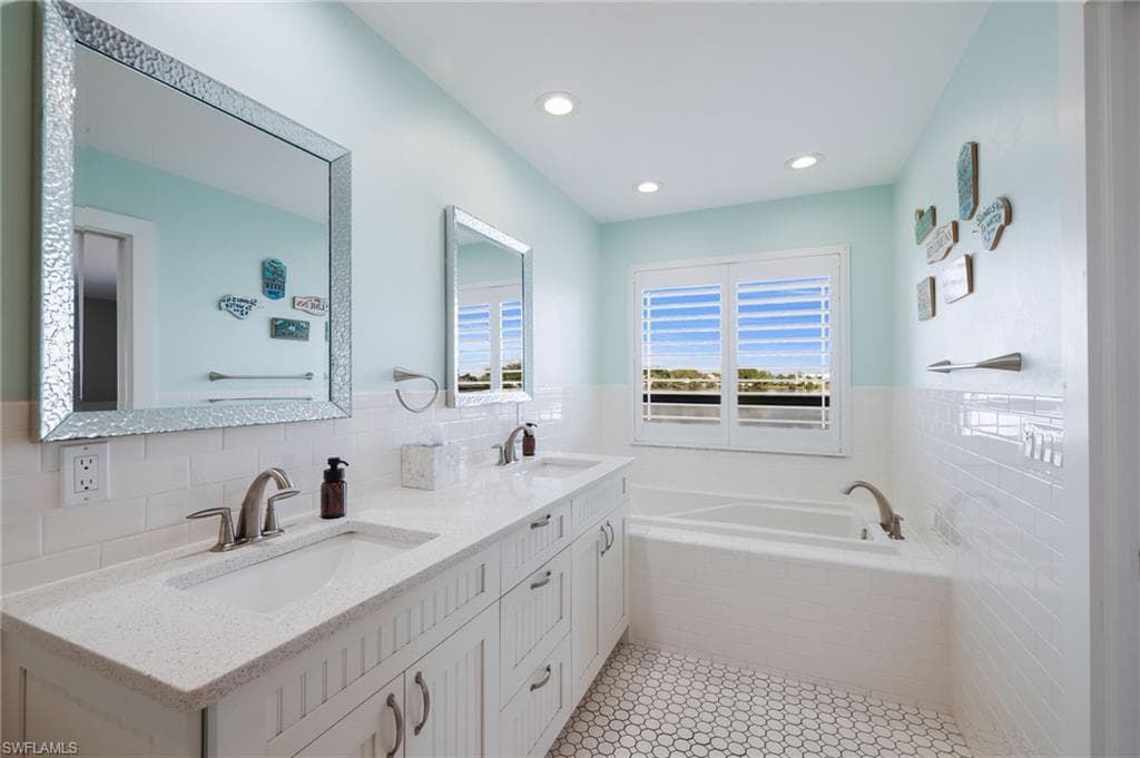 5100 Harborage DR, FORT MYERS FL 33908-16