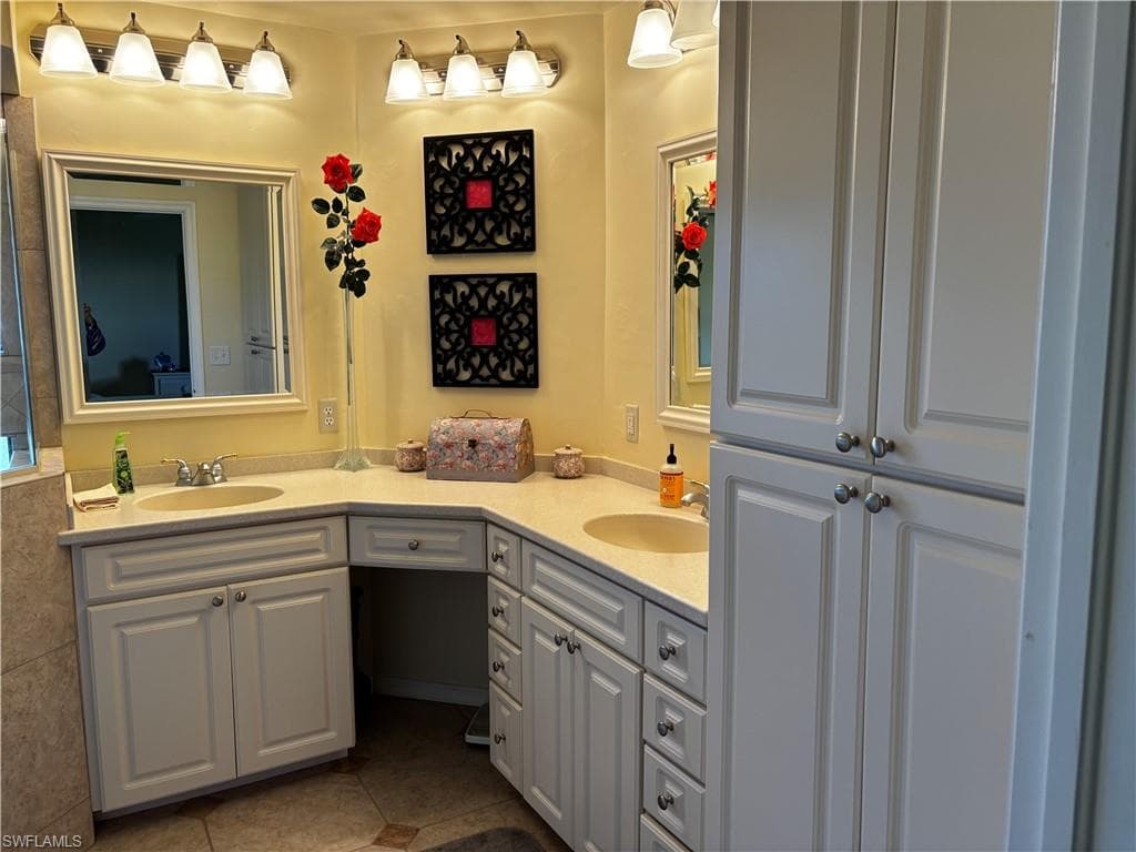 649 Beachwalk CIR # C101, NAPLES FL 34108-21
