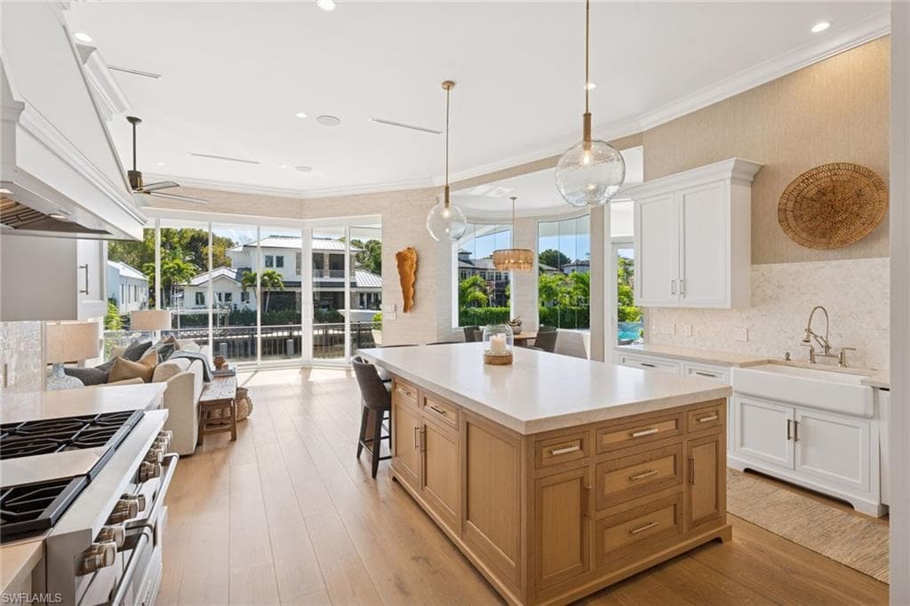 470 17th AVE S, NAPLES FL 34102-15