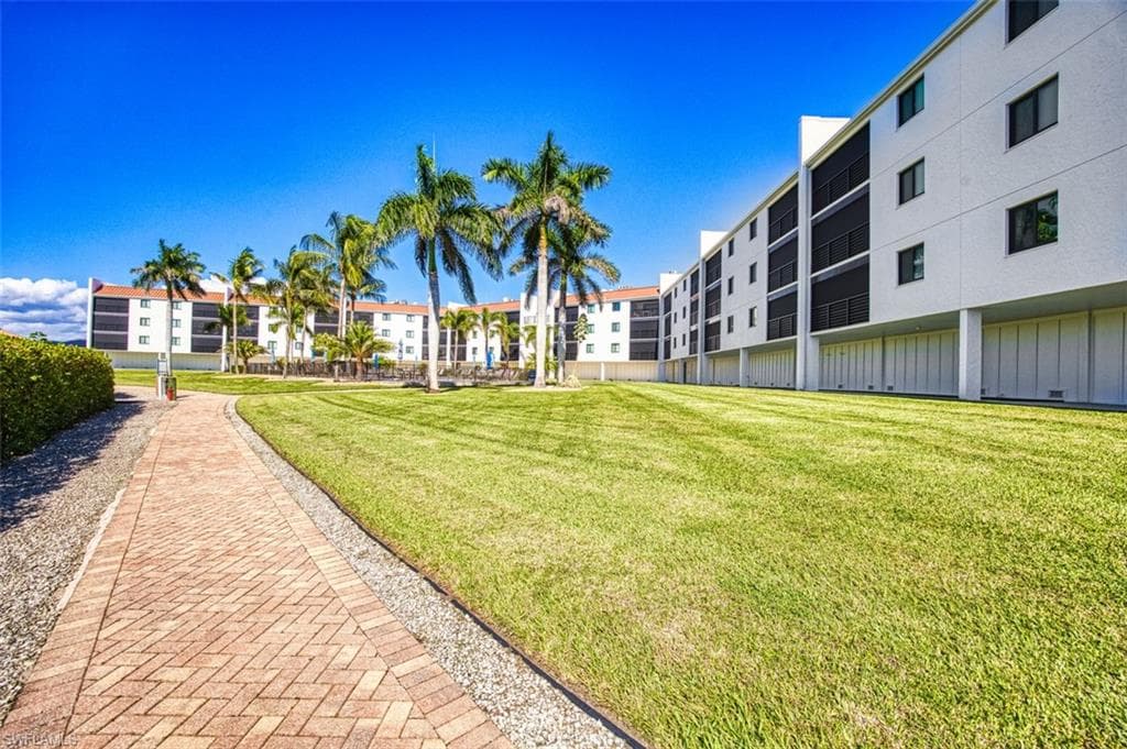 226 3rd ST # 111, BONITA SPRINGS FL 34134-35