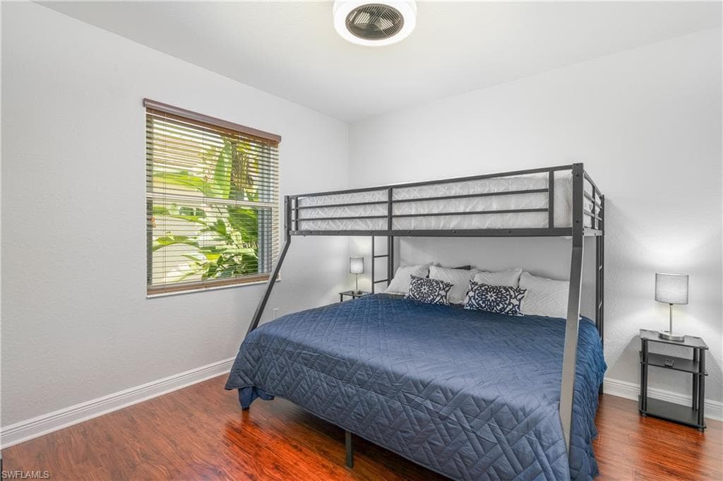 4923 Cerromar DR, NAPLES FL 34112-22