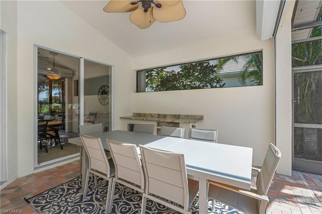 4923 Cerromar DR, NAPLES FL 34112-11