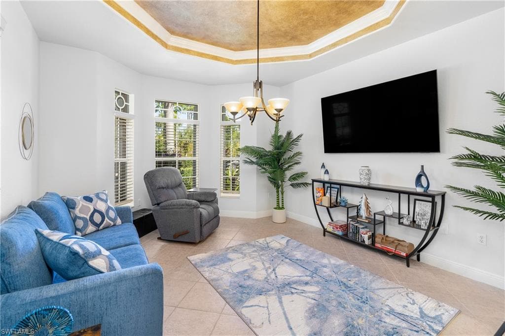 4923 Cerromar DR, NAPLES FL 34112-9