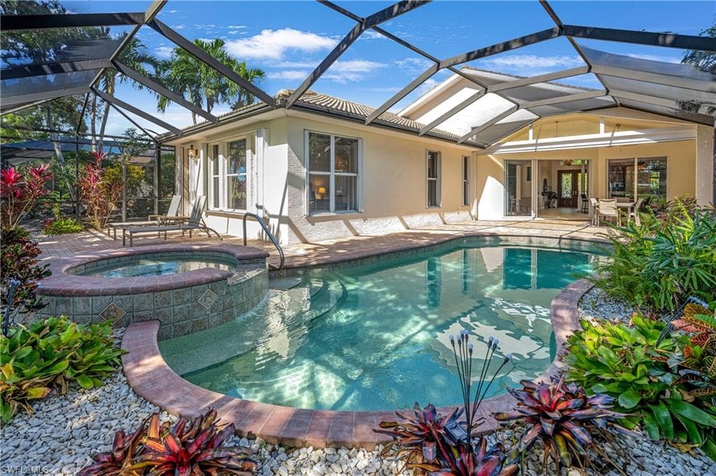 4923 Cerromar DR, NAPLES FL 34112-14