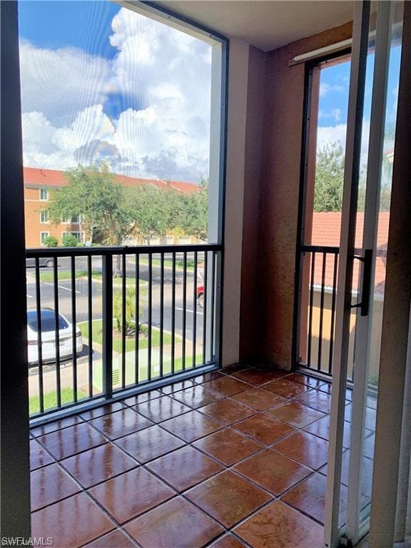 1235 Reserve WAY # 203, NAPLES FL 34105-3