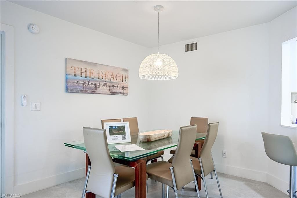 592 Beachwalk CIR # N202, NAPLES FL 34108-5