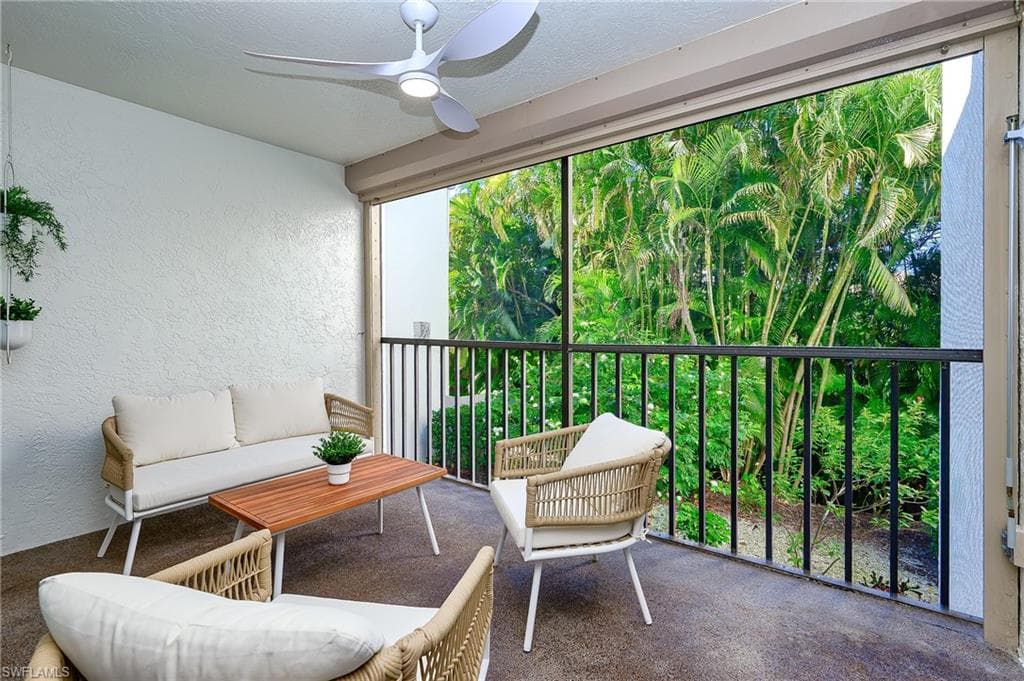 592 Beachwalk CIR # N202, NAPLES FL 34108-11