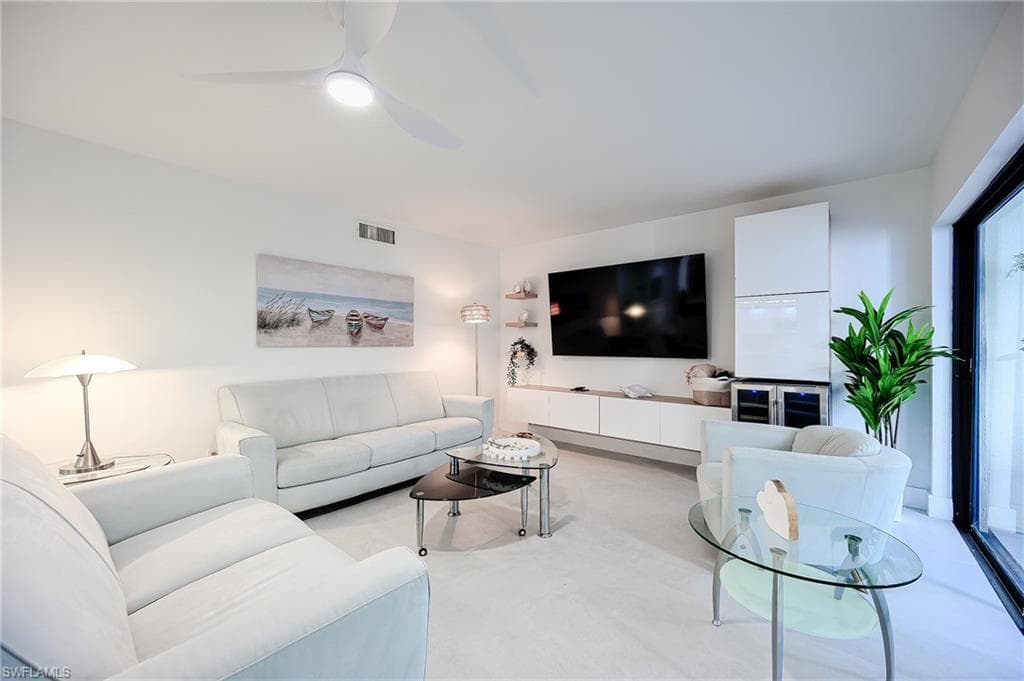 592 Beachwalk CIR # N202, NAPLES FL 34108-6