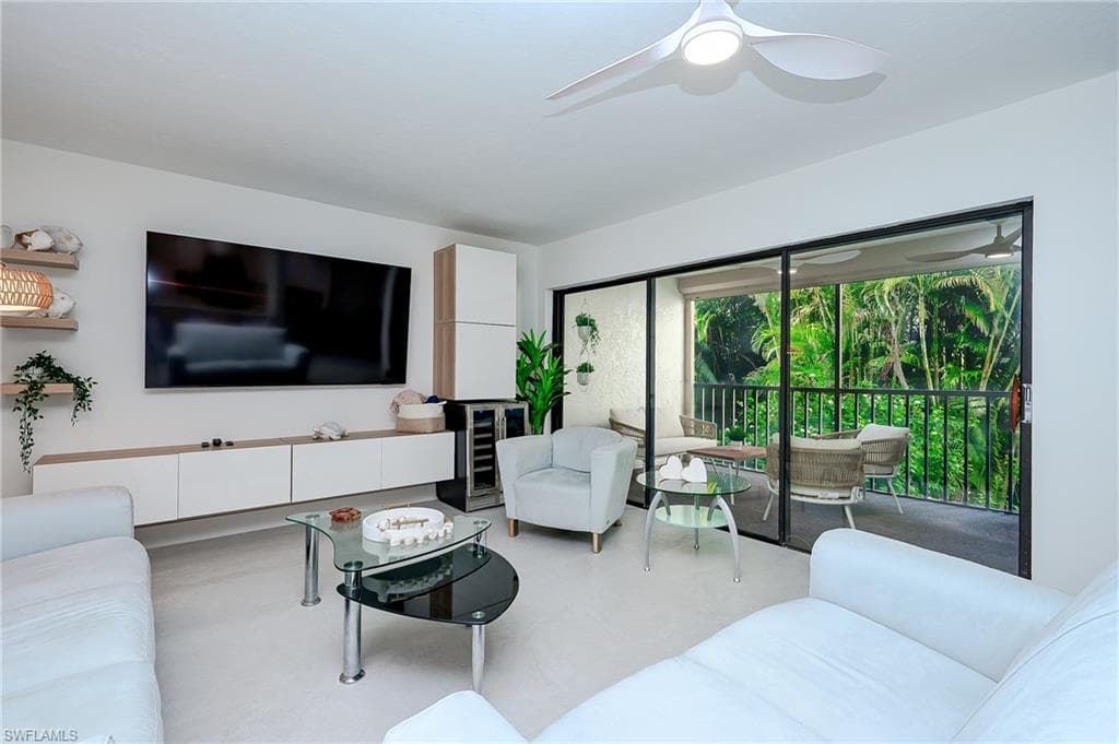 592 Beachwalk CIR # N202, NAPLES FL 34108-9