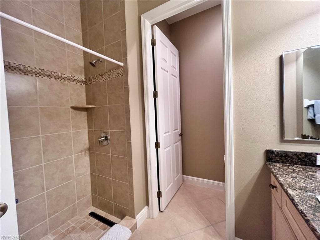 190 Shadroe Cove CIR # 703, CAPE CORAL FL 33991-14