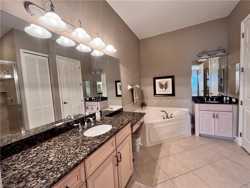 190 Shadroe Cove CIR # 703, CAPE CORAL FL 33991-10