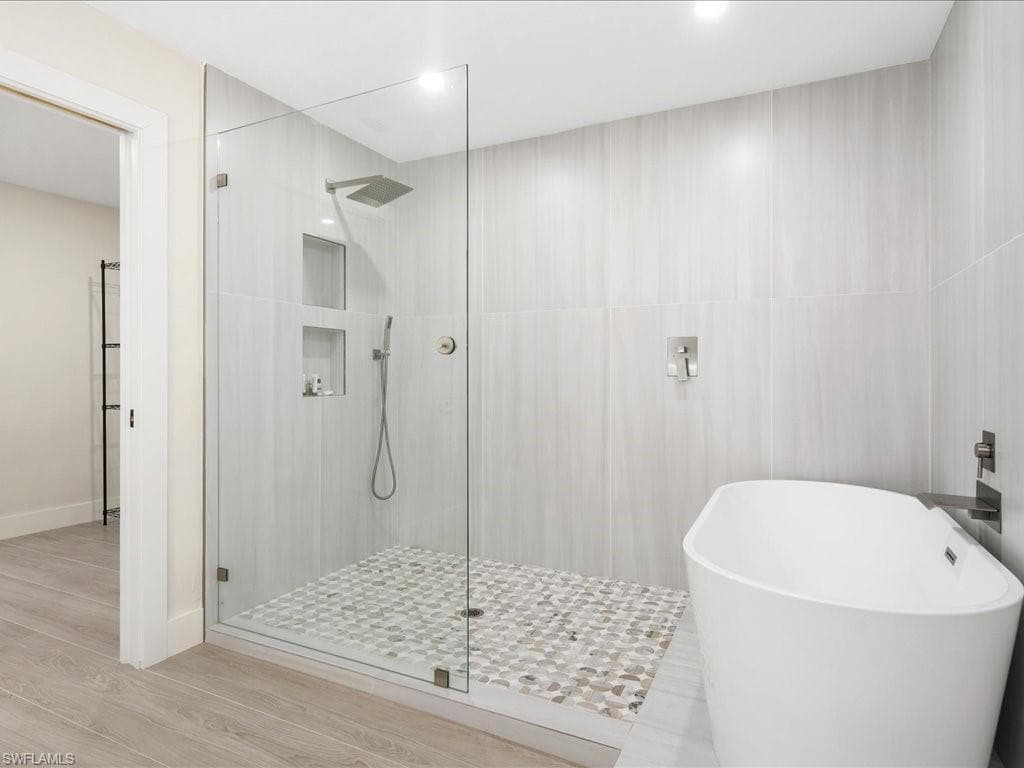 6800 Bottlebrush LN, NAPLES FL 34109-5