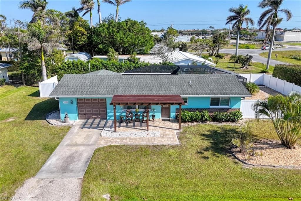 7238 Emily DR, FORT MYERS FL 33908-1