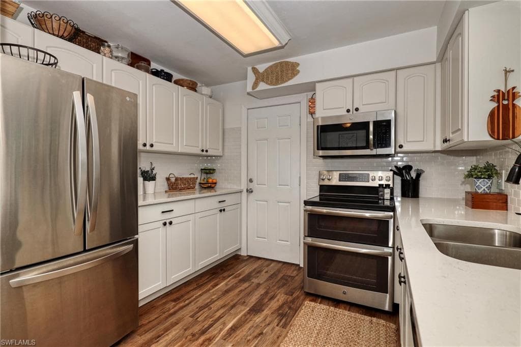7238 Emily DR, FORT MYERS FL 33908-12