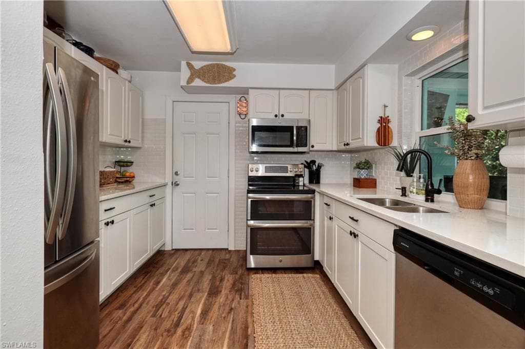7238 Emily DR, FORT MYERS FL 33908-11