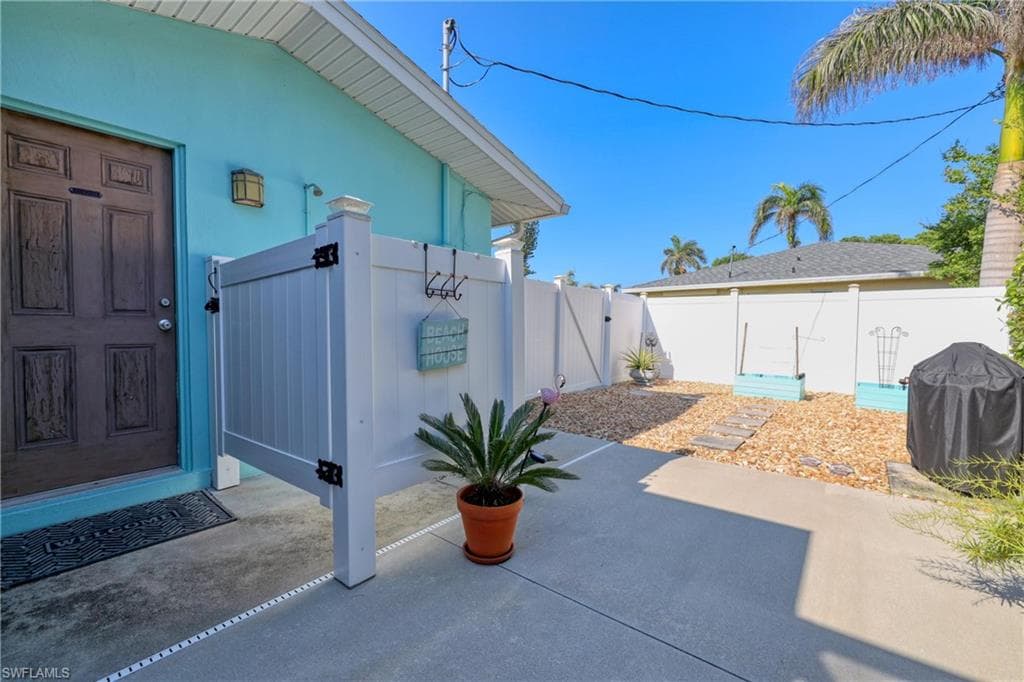 7238 Emily DR, FORT MYERS FL 33908-27