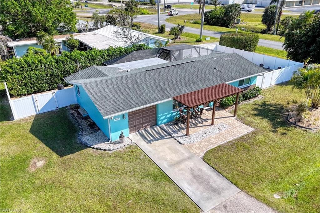 7238 Emily DR, FORT MYERS FL 33908-37