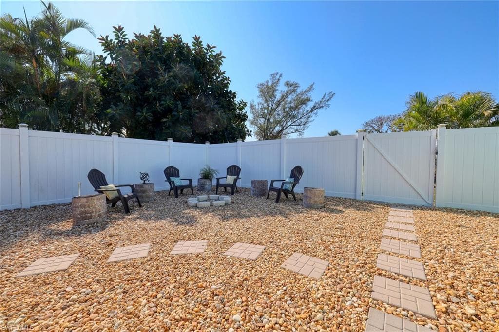 7238 Emily DR, FORT MYERS FL 33908-30