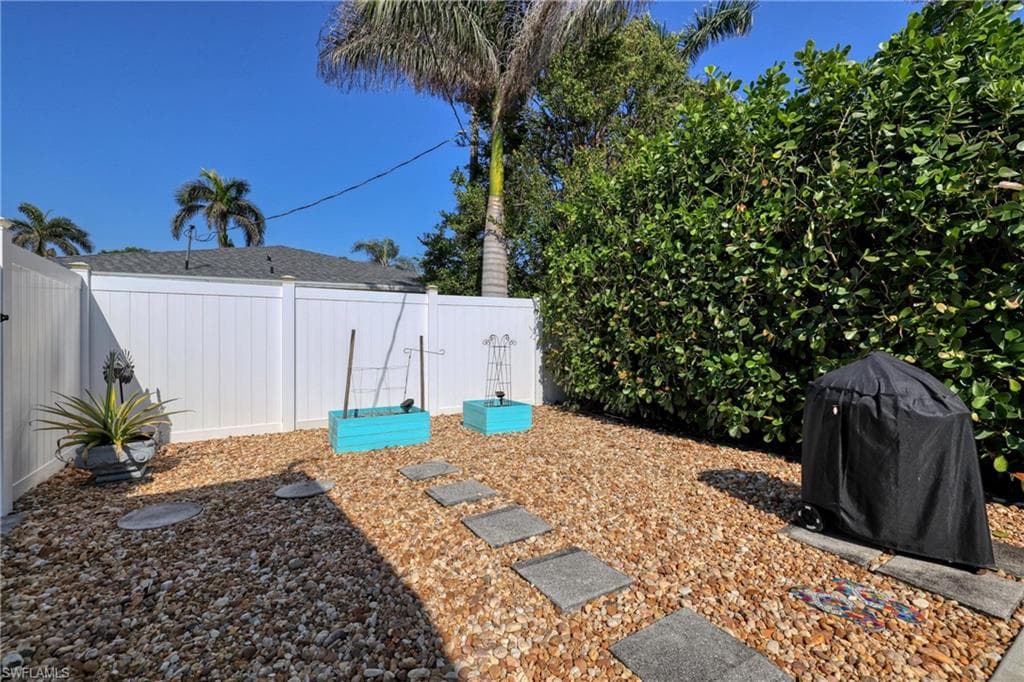 7238 Emily DR, FORT MYERS FL 33908-28