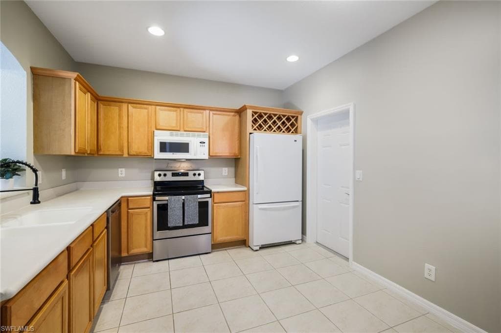 10004 Ravello BLVD, FORT MYERS FL 33905-9