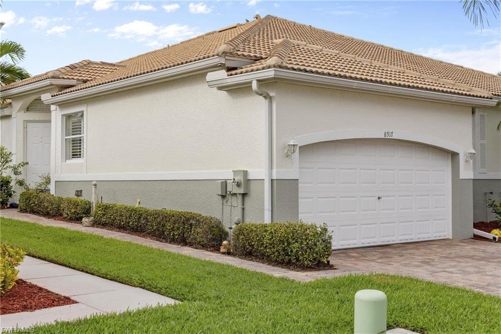 8917 Cranes Nest CT, FORT MYERS FL 33908-2