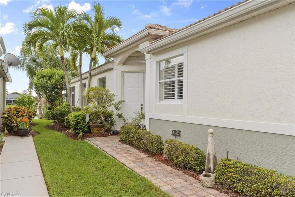 8917 Cranes Nest CT, FORT MYERS FL 33908-3