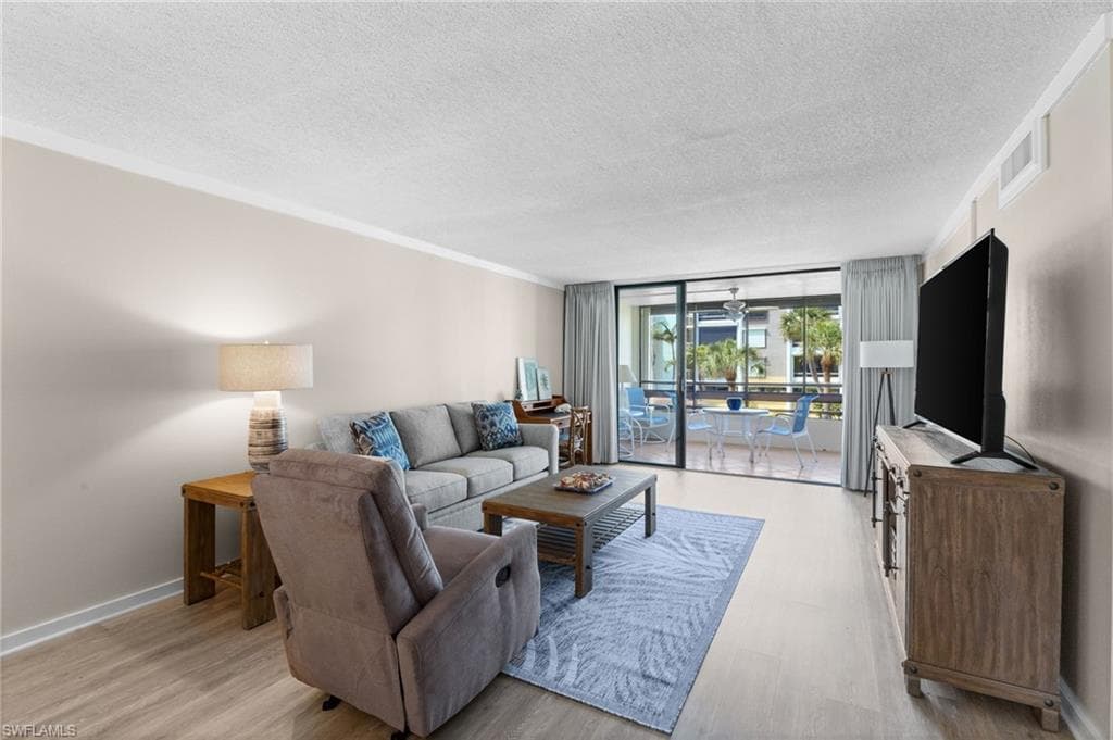 2777 W Gulf DR # 104, SANIBEL FL 33957-12
