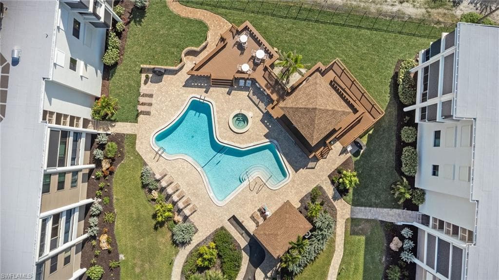 2777 W Gulf DR # 104, SANIBEL FL 33957-34