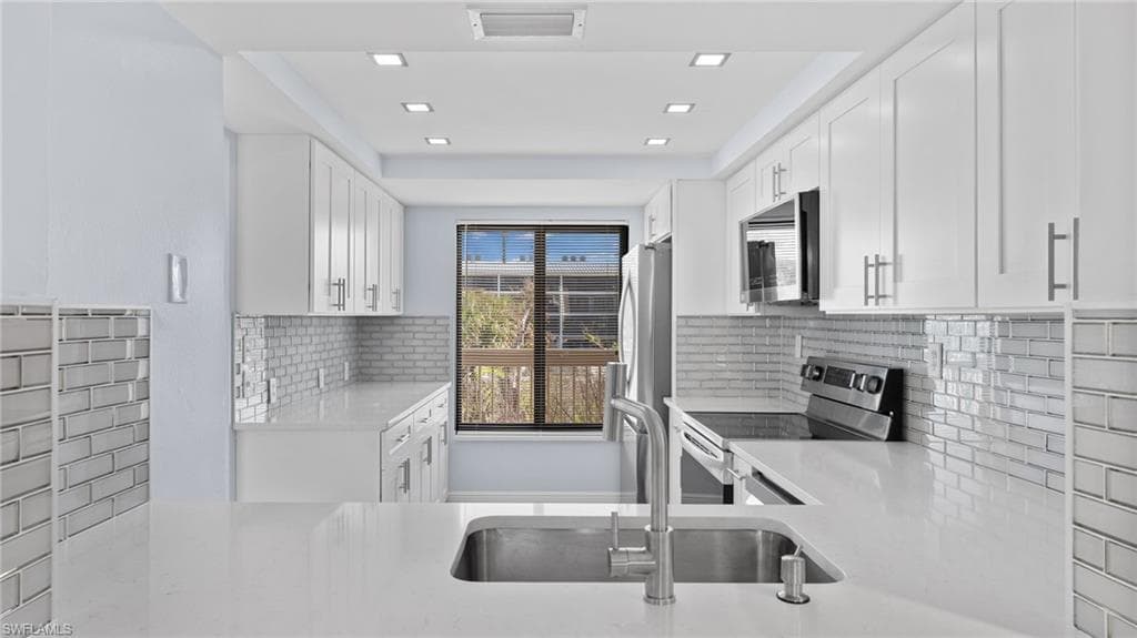 2777 W Gulf DR # 104, SANIBEL FL 33957-8