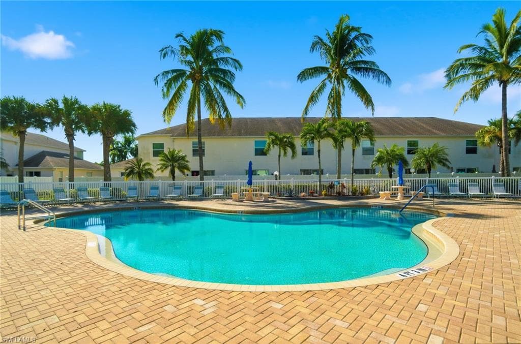 3009 Palmetto Oak DR # 104, FORT MYERS FL 33916-39