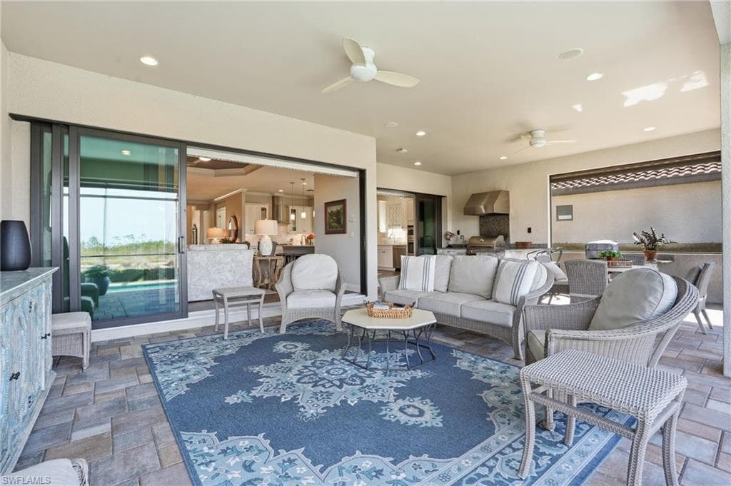 9489 Montelanico LOOP, NAPLES FL 34119-34