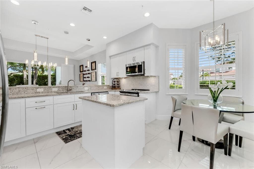 605 El Camino Real # 102, NAPLES FL 34119-8