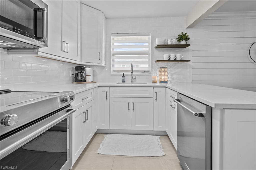 260 Lanchester CT # 36, NAPLES FL 34112-2