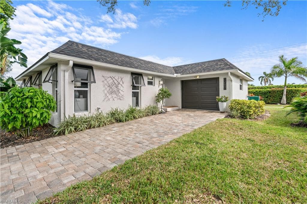 260 Lanchester CT # 36, NAPLES FL 34112-17