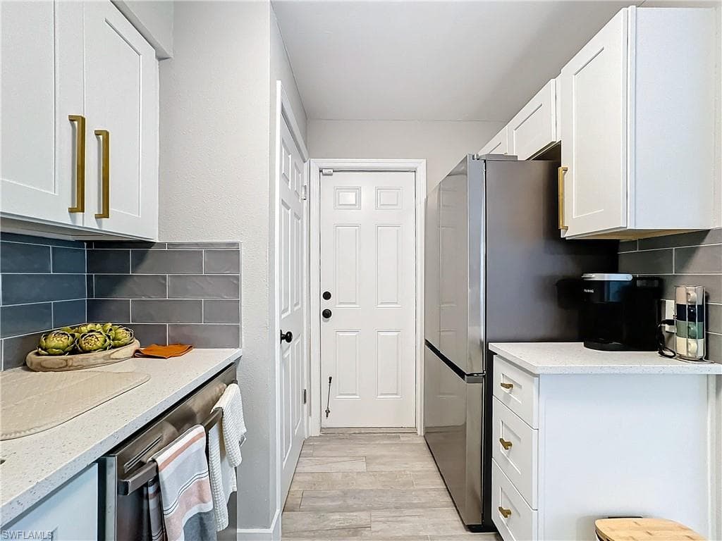9 Knights Bridge RD # 30, NAPLES FL 34112-26