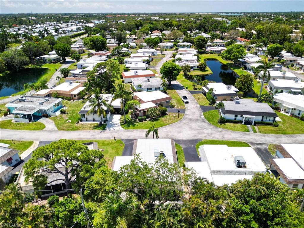 9 Knights Bridge RD # 30, NAPLES FL 34112-46