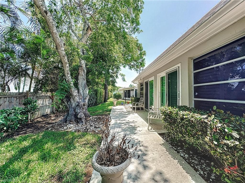 9 Knights Bridge RD # 30, NAPLES FL 34112-42