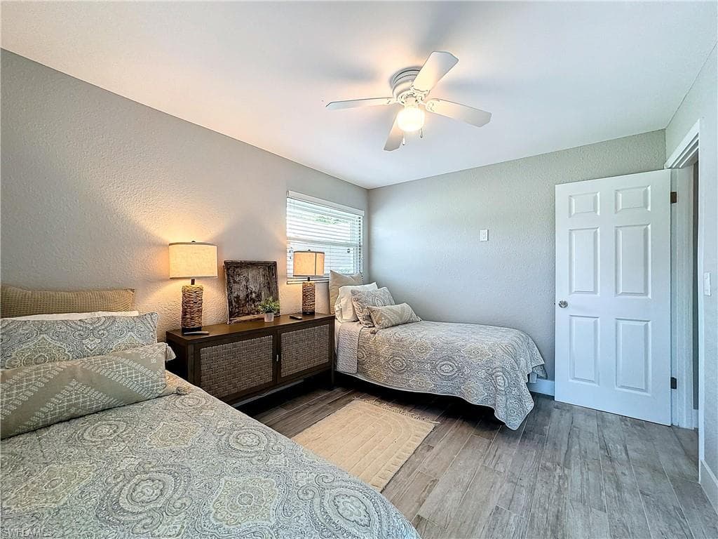 9 Knights Bridge RD # 30, NAPLES FL 34112-27
