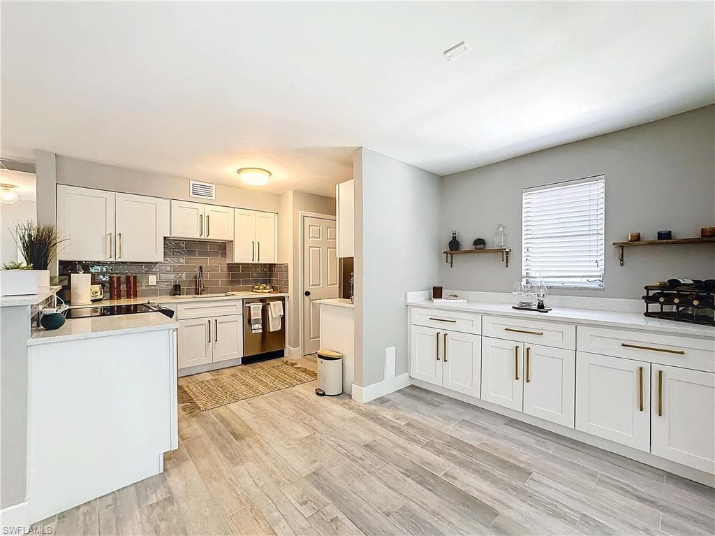 9 Knights Bridge RD # 30, NAPLES FL 34112-19