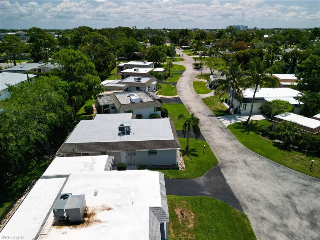 9 Knights Bridge RD # 30, NAPLES FL 34112-44