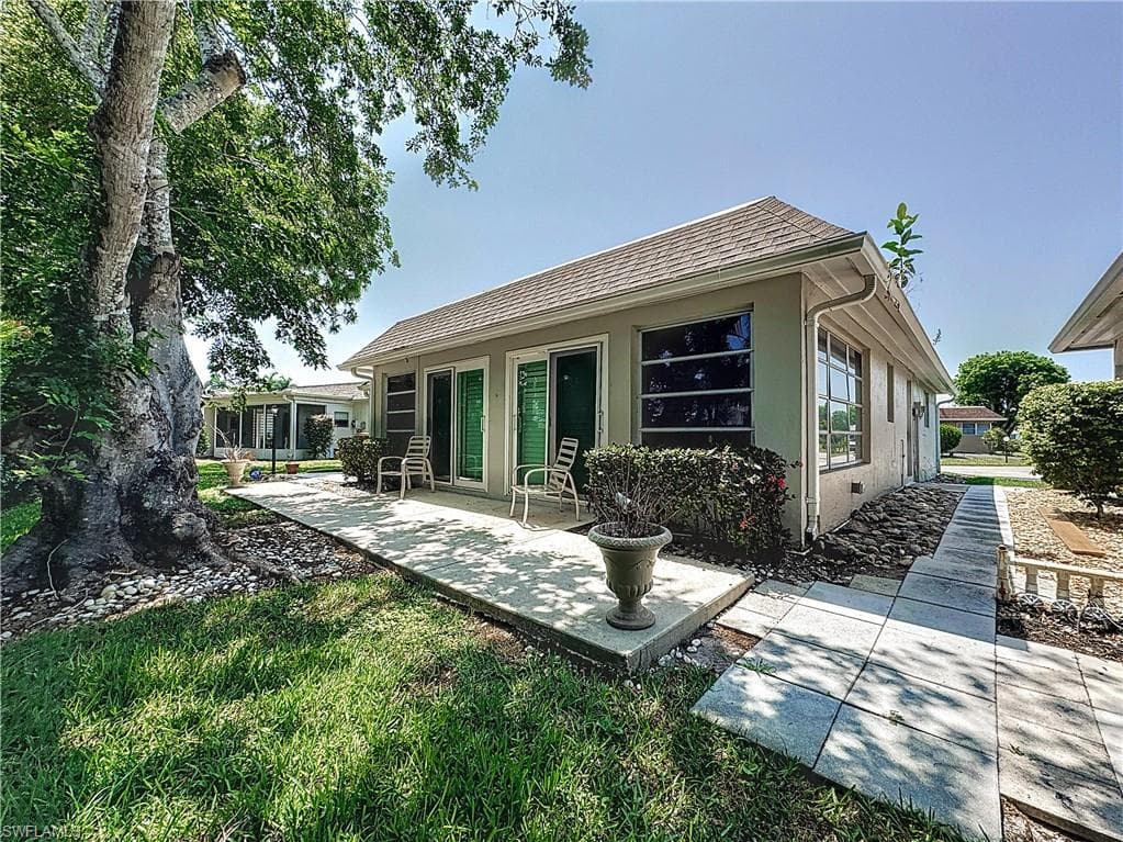 9 Knights Bridge RD # 30, NAPLES FL 34112-43