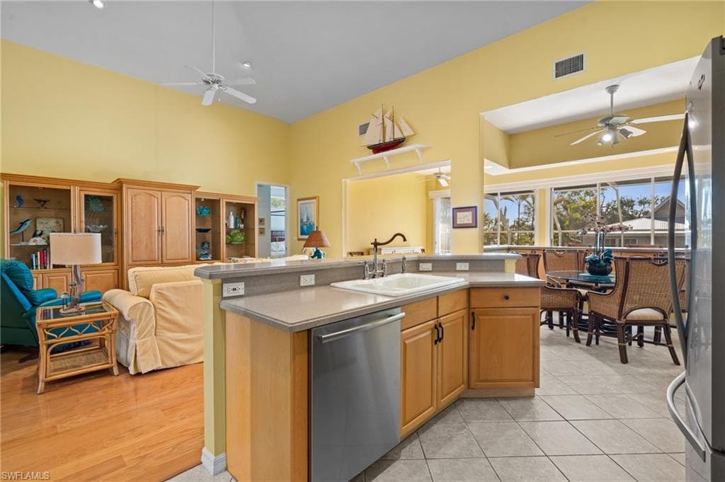 21075 Saint Peters DR S, FORT MYERS BEACH FL 33931-7