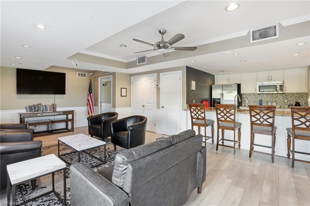 2875 Palm Beach BLVD # 202, FORT MYERS FL 33916-31