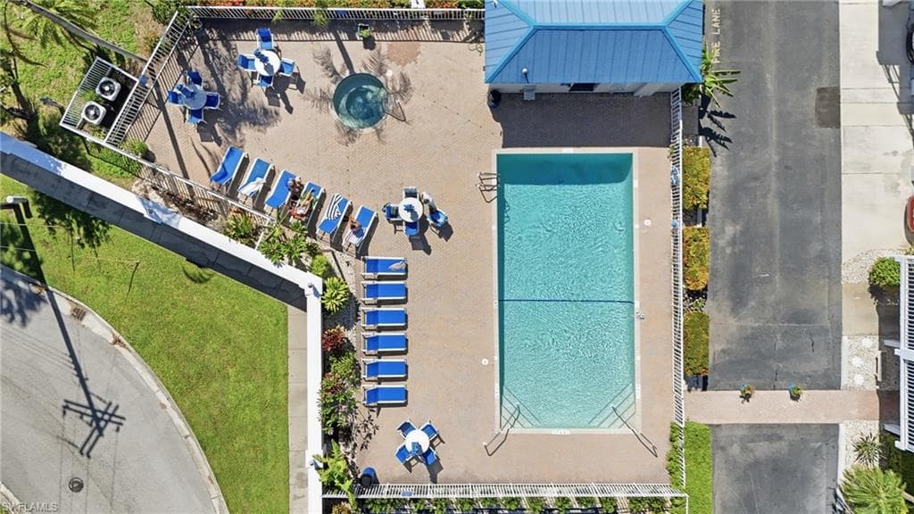 2875 Palm Beach BLVD # 202, FORT MYERS FL 33916-27