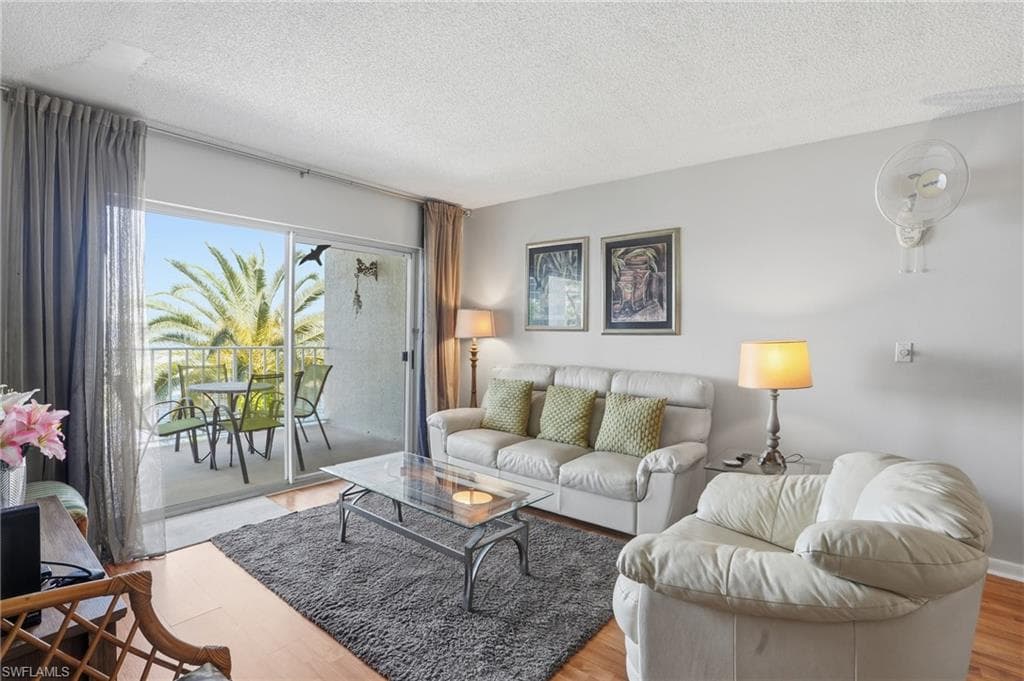 2875 Palm Beach BLVD # 202, FORT MYERS FL 33916-8