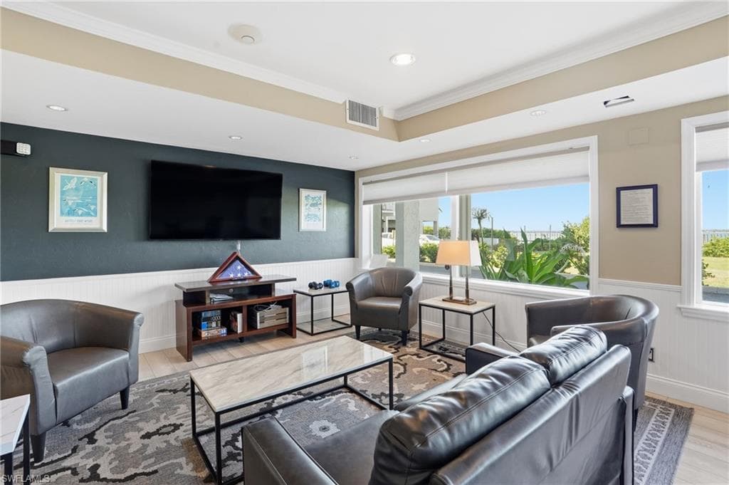 2875 Palm Beach BLVD # 202, FORT MYERS FL 33916-29