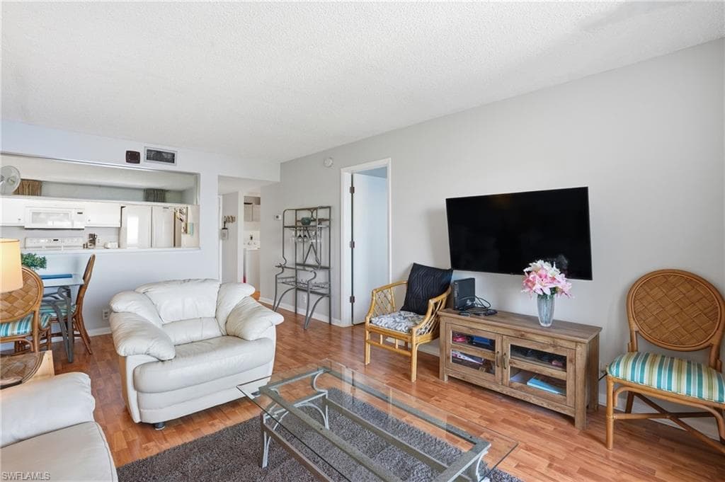 2875 Palm Beach BLVD # 202, FORT MYERS FL 33916-13