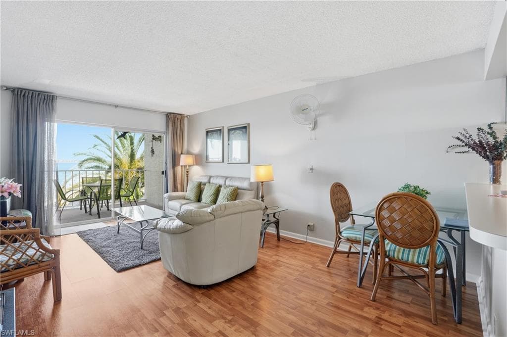 2875 Palm Beach BLVD # 202, FORT MYERS FL 33916-7