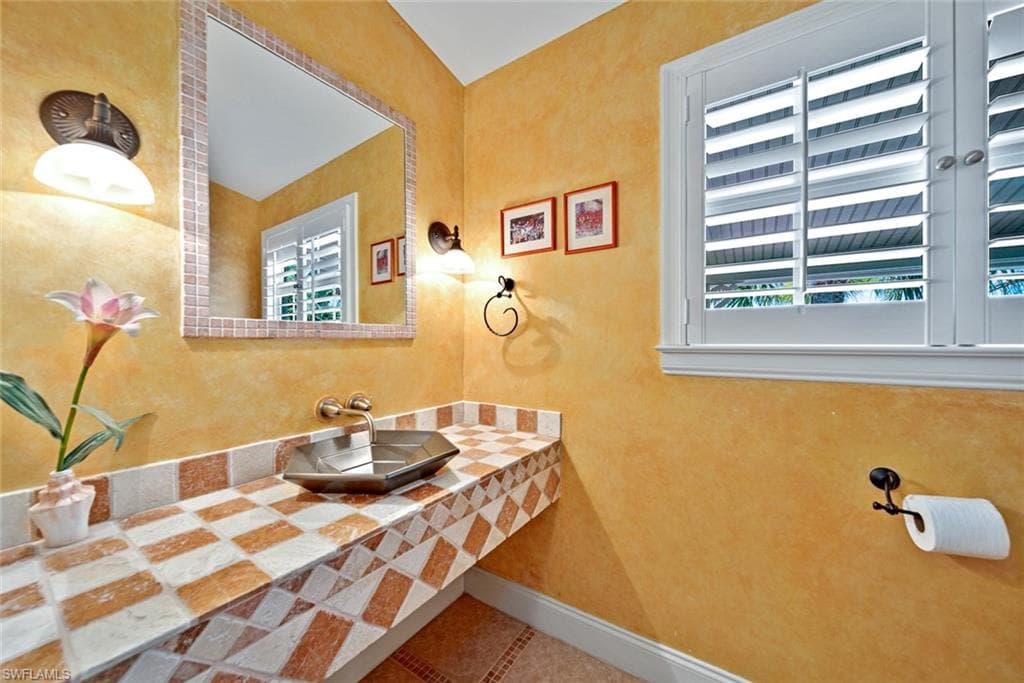 716 Rabbit RD, SANIBEL FL 33957-15