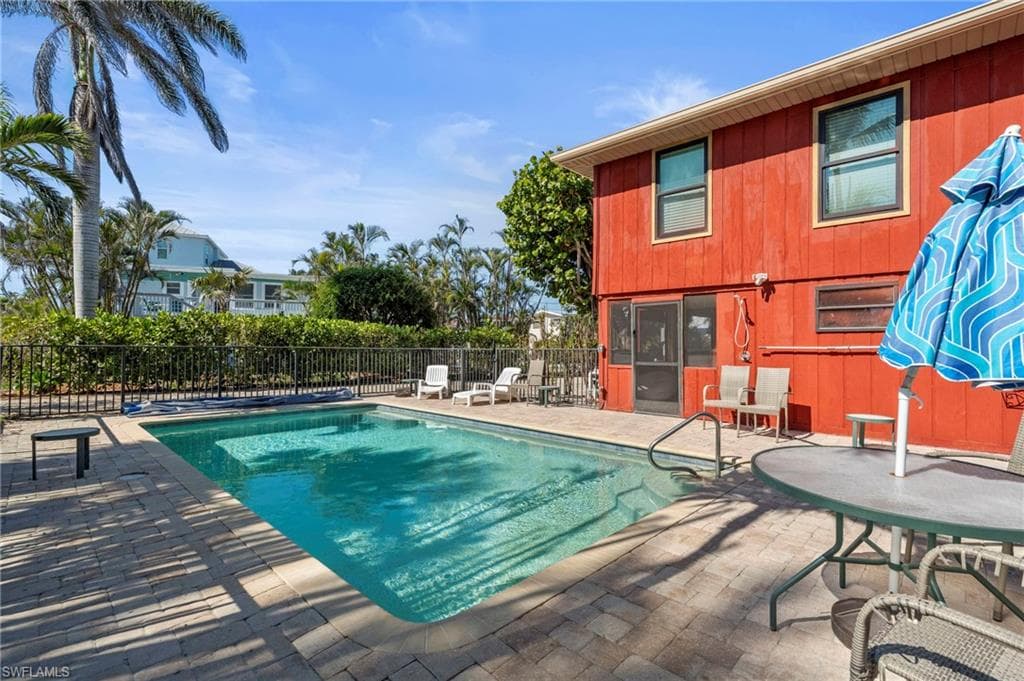 210 Miramar ST, FORT MYERS BEACH FL 33931-5